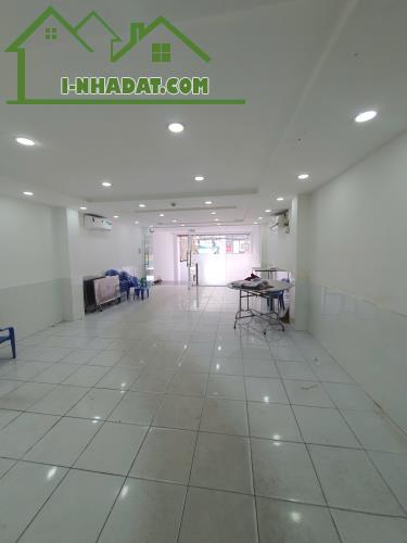 Cho thuê mặt bằng tầng trệt tòa nhà 300 nhân sự giá chỉ 13.5tr - 1