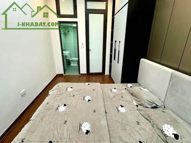 BÁN GẤP NHÀ PHỐ CHÙA BỘC - ĐỐNG ĐA, 22M2 6 TẦNG FULL NỘI THẤT, NGÕ THÔNG CHỈ 4,5 TỶ - 2