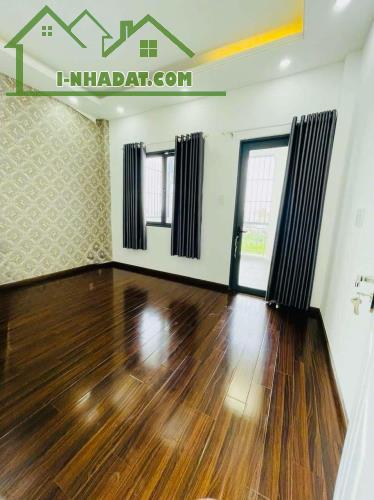 Bán nhà Huỳnh Tấn Phát Quận 7 - hẻm oto - 50m2 ngang 4m - 4PN - nhỉnh 6.x Tỷ TL - 4