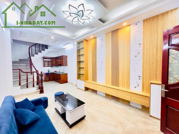 “🔥 Nhà đẹp Long Biên – Sát cầu Vĩnh Tuy – Chỉ 5.45 tỷ – Mua ngay kẻo lỡ!” - 4