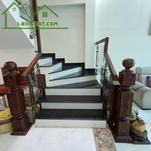 NHÀ 3 TẦNG ĐẸP ĐẤT 78M2 – 4 NGỦ Ở NGAY – Ô TÔ ĐỖ CỬA – KIỆT 5M THÔNG TỨ TUNG 4.65 TỶ - 3