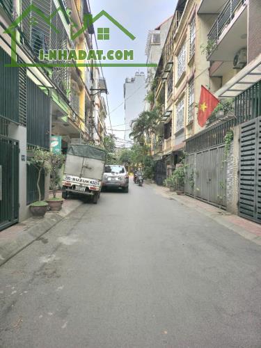 Nhà Phố 8/3 - 1 Nhà Ra Phố - Ô Tô Vào Nhà - Kinh Doanh - Khu Vực Sầm Uất Đông Cư Dân