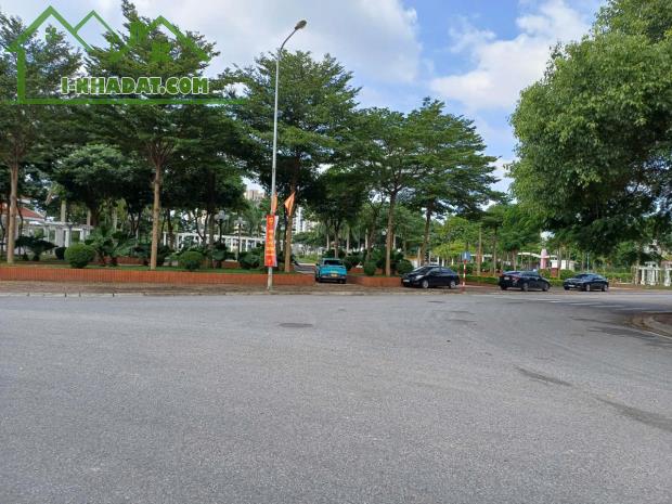 Bán nhà Lâm Hạ Bồ Đề Long Biên DT 112 m2 mặt tiền 6 m lô góc viêw hồ và vườn hoa0961833639 - 3