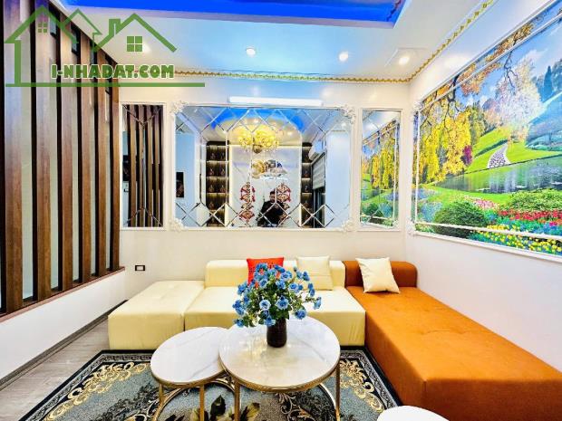 CHỦ MÓT BÁN NÊN GIẢM CHÀO- HAI BÀ TRƯNG-  NGÕ Ô TÔ -43M x 4 T, MT4.3M, NHỈNH 10 TỶ