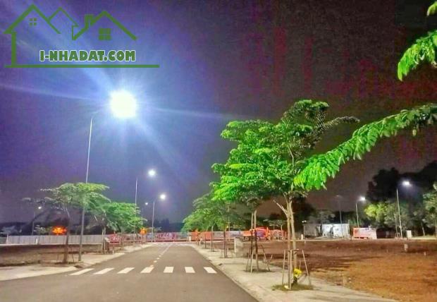 BÀ CHỊ EM ĐANG NỢ CẦN BÁN GẤP NHÀ Ở TÂN PHƯỚC KHÁNH - TÂN UYÊN
