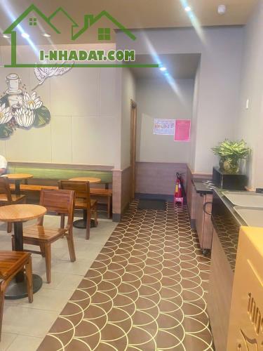 Bán nhà Mặt tiền Nguyễn Xí - ngay Vincom Nguyễn Xí, 2 chiều, 5.7x21m, Cấp 4, 25.9 tỷ