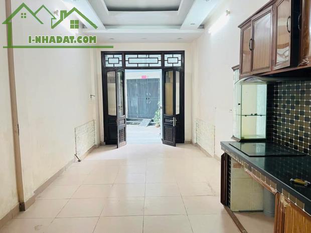 Cho thuê nhà riêng đường 800A Phùng Chí Kiên, Cầu Giấy 35m x 5T giá 14.5tr, ô tô đỗ cửa - 2