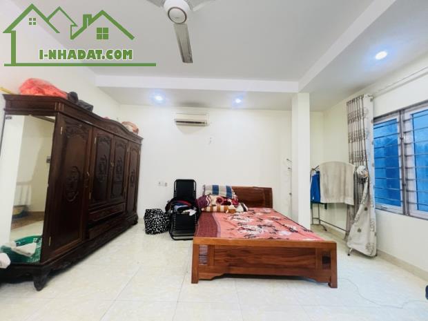 Lô góc hai thoáng, ngõ thông, ô tô đỗ cửa phố Thái Hà, Đống Đa. 0911554873. - 2