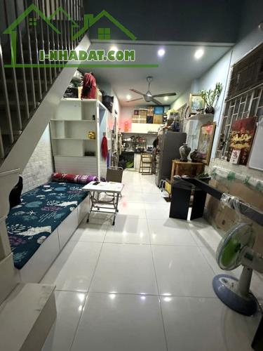 Bán nhà quận 6 - Hai mặt hẻm thoáng mát - Sổ vuông A4 - 3.8 T - 1