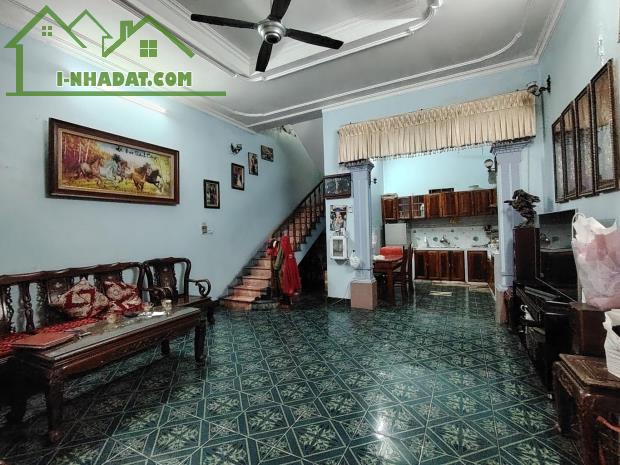 98m / 4 tầng, mặt tiền 5m - ngõ 640 Nguyễn Văn Cừ, Long Biên giá 11 tỷ hơn - 4