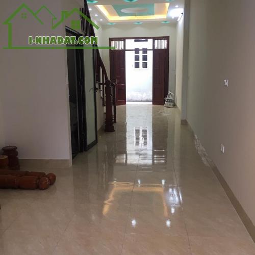 Bán nhà dân Tô Hiệu 42/45m2 4 tầng ô tô đỗ cửa ,2 thoáng ,giá 8,8 tỷ có thương lượng . - 1