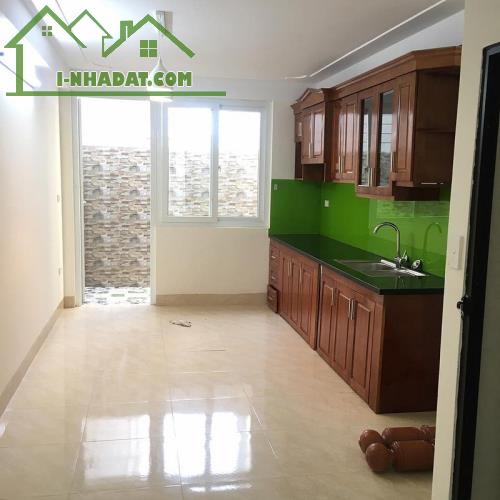 Bán nhà dân Tô Hiệu 42/45m2 4 tầng ô tô đỗ cửa ,2 thoáng ,giá 8,8 tỷ có thương lượng .