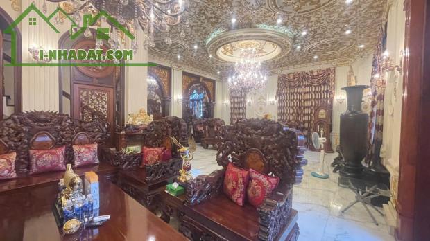 CẦN BÁN GẤP DINH THỰ 2 MT Khu VIP Quận 11. - 1