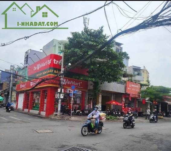 Do tình hình sức khỏe yếu chính chủ cần sang nhượng quán