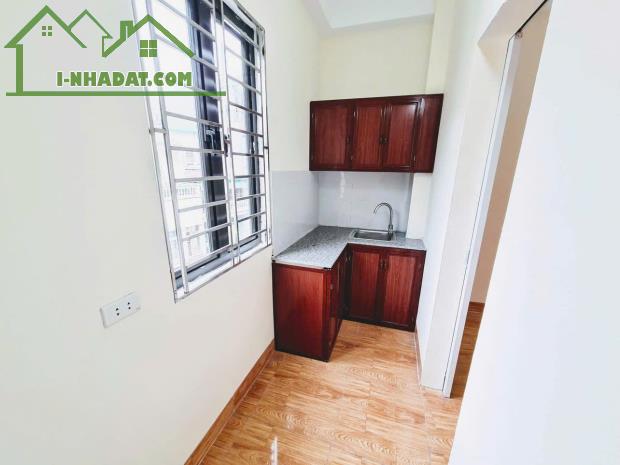 Cho thuê Ccmn đẹp thoáng rộng 5tr2 ngõ 166 nhân hòa - 3