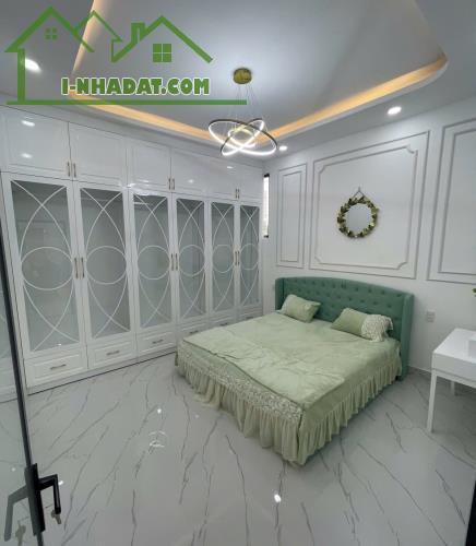 BÁN NHÀ 110m2 bê tông cốt thép,hẻm đường Phạm Hữu Lầu Q.7 sầm uất -- GIÁ nhỉnh 9 TỶ - 1