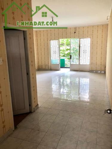 Căn nhà 120m2 độc lập nằm tầng 1 phù hợp GĐ ở và KD, xưởng may, sản xuất hàng, sát chợ TB