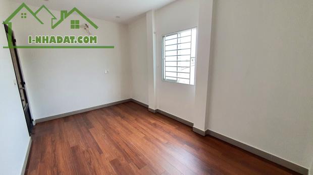 Căn nhà 120m2 độc lập nằm tầng 1 phù hợp GĐ ở và KD, xưởng may, sản xuất hàng, sát chợ TB - 1