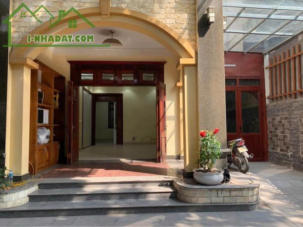 Cho thuê nhà tầng 1 Biệt Thự Pháp Vân 120m2, 2 ngủ, VP Trung tâm, Công ty 15 Triệu