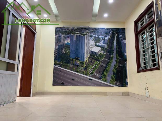 Cho thuê nhà tầng 1 Biệt Thự Pháp Vân 120m2, 2 ngủ, VP Trung tâm, Công ty 15 Triệu - 4