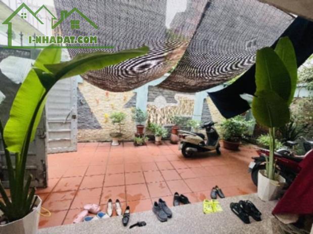Bán biệt thự phân lô ô tô, phố Linh Lang, Ba Đình, 130m2, 5 tầng, dân trí cao. Gía 35 tỷ - 4