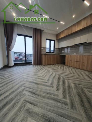 Bán nhà Phố Trạm-long biên,thang máy,gara oto,full nội thất,DT 40m,MT 4,7m, giá 9,5 tỷ - 2