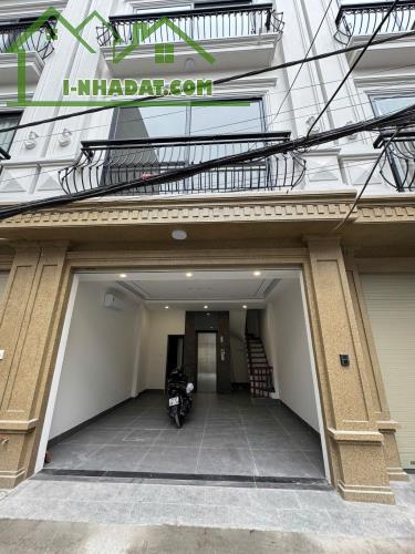 Bán nhà Phố Trạm-long biên,thang máy,gara oto,full nội thất,DT 40m,MT 4,7m, giá 9,5 tỷ - 1
