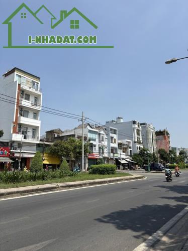 Bán nhà Mặt tiền đường Tân Sơn - phường 15, Tân Bình, 4.1x23m, Cấp 4 tiện xây, 13.9 tỷ.