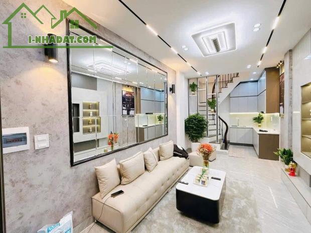 DÂN XÂY PHÂN LÔ Phúc Đồng 65m,4 tầng,giá 13.xtỷ,Đg rộng 8m,vỉa hè 3 ôtô tránh,KD đỉnh - 1
