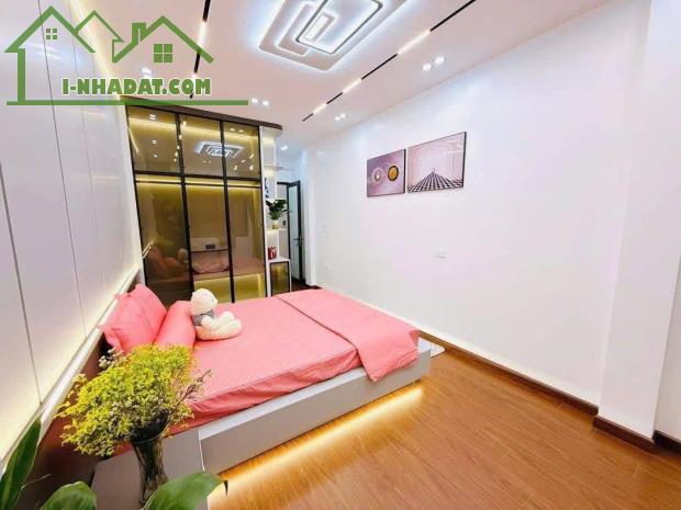 DÂN XÂY PHÂN LÔ Phúc Đồng 65m,4 tầng,giá 13.xtỷ,Đg rộng 8m,vỉa hè 3 ôtô tránh,KD đỉnh - 2