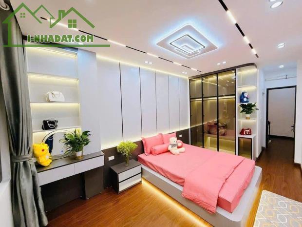 DÂN XÂY PHÂN LÔ Phúc Đồng 65m,4 tầng,giá 13.xtỷ,Đg rộng 8m,vỉa hè 3 ôtô tránh,KD đỉnh - 4