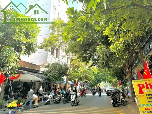 Ngõ thông nhà khu phố lớn sầm uất nhất quận Long Biên ở sướng lắm ý