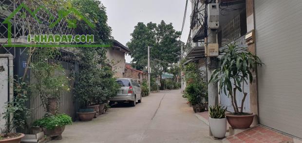 Nhà đẹp ở sướng Oto thông qua nhà đẹp ở sướng quá tuyệt vời