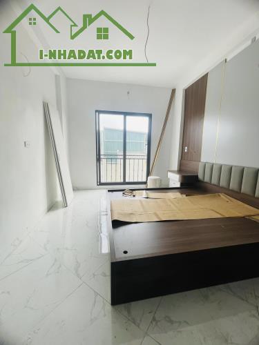 CẦN BÁN GẤP CĂN 30M2 5T, 4.X TỶ PHÚC LỢI LONG BIÊN XÂY MỚI FULL NỘI THẤT GẦN Ô TÔ - 4