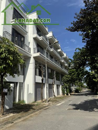 Tài chính 13 tỷ, có ngay căn Shophouse 67,5m2 xây 5 tầng, tại TT Trâu Quỳ, hai mặt tiền