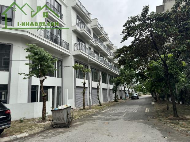 Tài chính 13 tỷ, có ngay căn Shophouse 67,5m2 xây 5 tầng, tại TT Trâu Quỳ, hai mặt tiền - 2