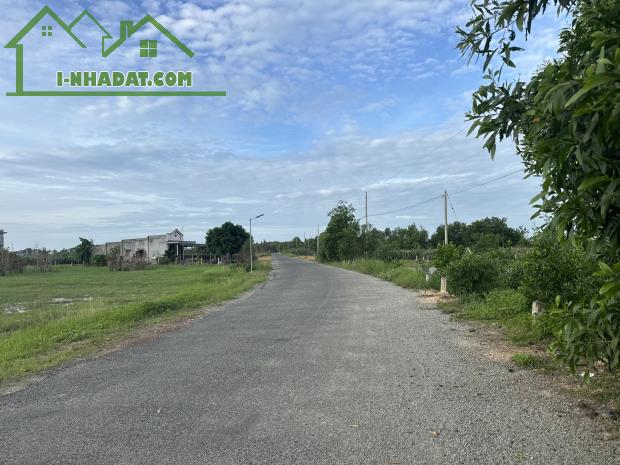 Đất  Ngợp gần biển đường Hồ Tùng Mậu xã Tân Tiến Thị xã Lagi cách biển 1,5 km - 1