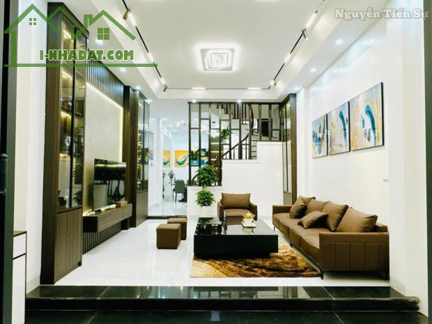 Hàng hiếm Giá Mềm phố Cầu Giấy 40m2/4m Mặt Tiền Chỉ nhỉnh 7Tỷ