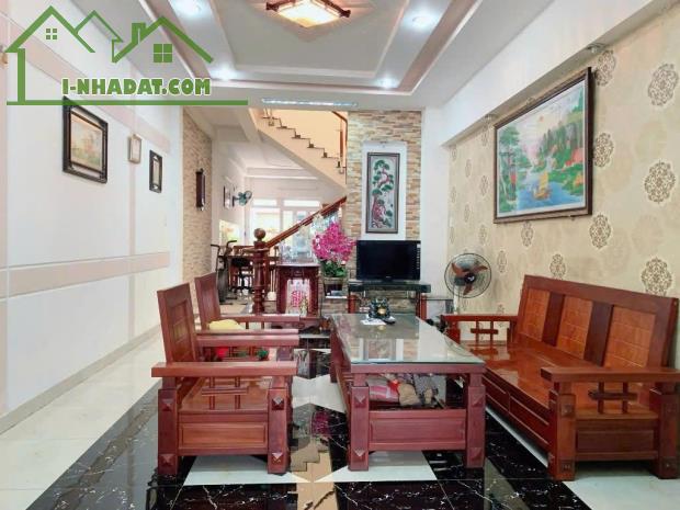 Bán nhà 2 tầng, mặt tiền đường 6m thông, 90m2, Giá tốt ngay VIncom Q9