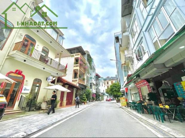 Ông chú họ nhờ bán mảnh đất vàng gần ủy ban quận Tây Hồ
