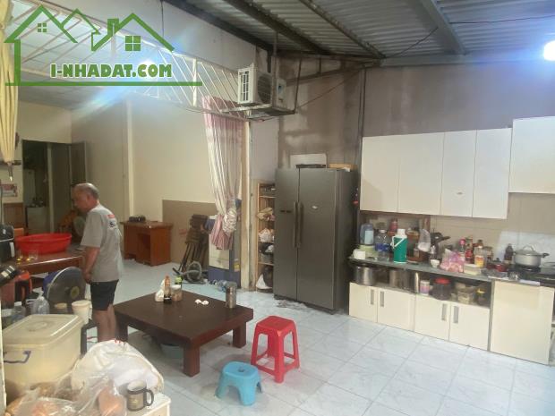 Bán nhà Mặt Tiền nhánh Tam Đông, HM, 8x22, 175m2 Full Thổ, 3PN, shr tại gia, chỉ 6 tỷ