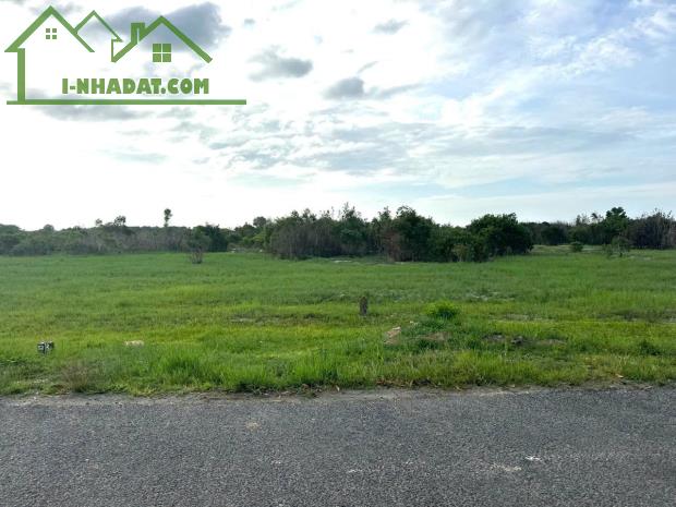🔥1.8 TỶ GIẢM CÒN 1 TỶ – LÔ ĐẤT 1000,7M² GẦN BIỂN, MẶT TIỀN HỒ TÙNG MẬU, LAGI - 3