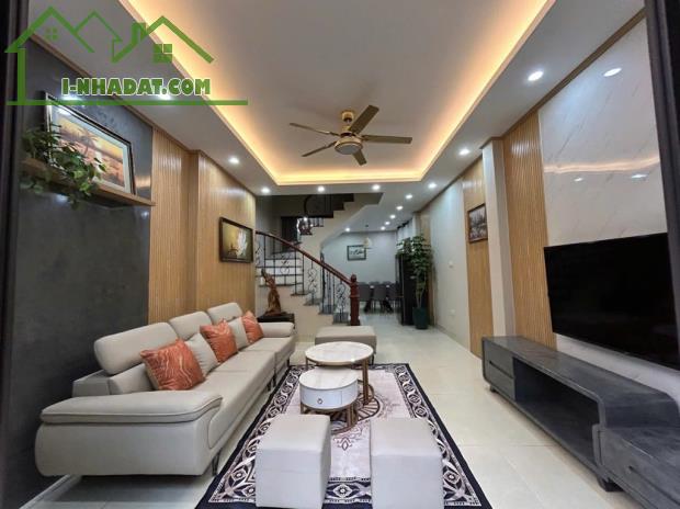 BÁN NHÀ NGỌC THUỴ 60M2, 4 TẦNG DÂN XÂY, CÓ SÂN VƯỜN, SÂN ĐỖ XE RỘNG CHỈ HƠN 7 TỶ - 2