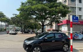 Bán 121m2 đất phân lô ngõ 1 Đổ Nhuận mặt tiền 7,2m giá 22,6tỷ lh 0935628686 - 2