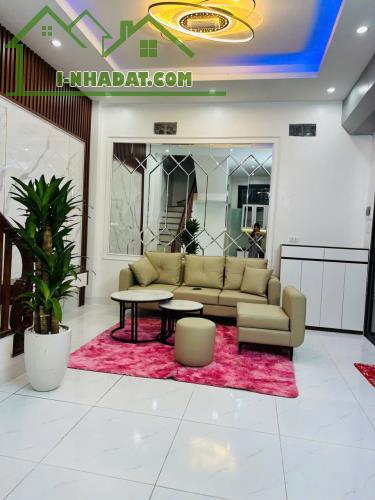 NHÀ ĐẸP NGÕ GỐC ĐỀ, MINH KHAI - 5 TẦNG, 5 NGỦ - NGÕ 2.5M THÔNG - 42.5M2 - GIÁ 7.69 TỶ TL - 1