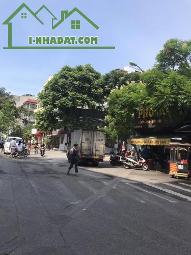 BÁN NHÀ 4 TẦNG THANG MÁY LÔ GÓC MẶT PHỐ LINH LANG, DT 150M2, MT 15M, GIÁ 45 TỶ. - 1
