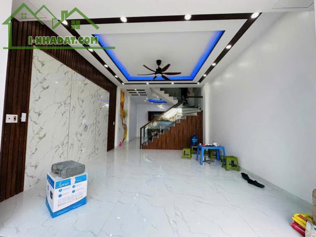 Bán căn nhà 3 tầng ,ô tô đỗ cửa tại Mỹ Tranh , Nam Sơn , An Dương