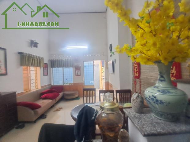 # Sát MT Lý Thường Kiệt, Lô Góc, 45m2, 2 tầng, hơn 3 tỷ