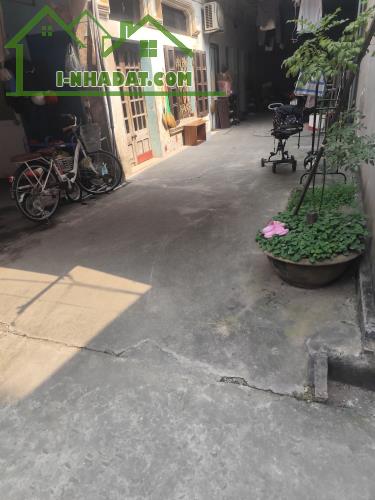 Bán gấp mảnh đất phố Bát Khối Ô Tô DT 80m2 mt5,5 nở hậu giá 9.5 tỷ