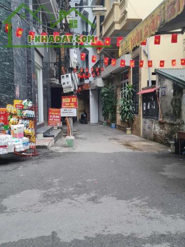 Giá giật mình! bán nhà Hoàng Hoa Thám Ba Đình DT70m2-5T-MT4m-Ô tô tránh các 50m - 1